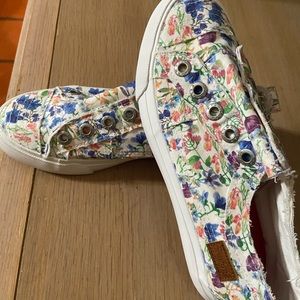 Girls Blowfish sneaker